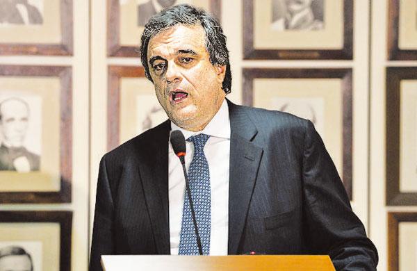 Ministro da Justi&ccedil;a do governo Dilma &eacute; o mais cotado para ser o substituto de Joaquim Barbosa no Supremo Tribunal Federal ( Cedoc/ RAC)