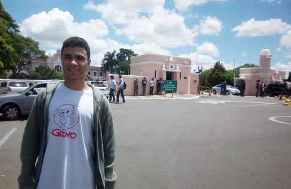 Guilherme Henrique Amaral, de 17 anos, que pretende participar de olimp&iacute;ada de matem&aacute;tica nos EUAr
 ( Reprodução/ Facebook)