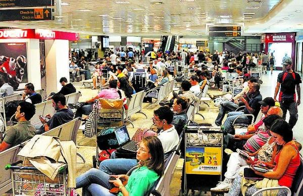 Novas instala&ccedil;&otilde;es do aeroporto de Viracopos agradam usu&aacute;rios, segundo pesquisa ( Cedoc/ RAC)