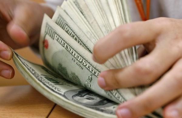 Patamar do dólar a R$ 2,16 dá mais competitividade para exportações, acredita Mantega (Divulgação)