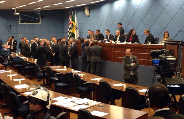 Os vereadores votaram o projeto que permite ao governo do prefeito Jonas Donizette (PSB) contratar organiza&ccedil;&otilde;es sociais ( Dominique Torquato/ AAN)