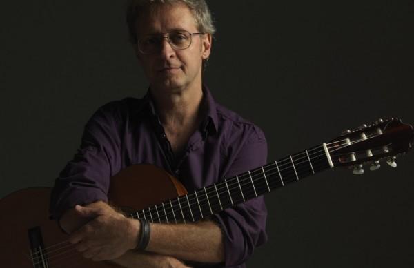 O cantor e compositor &Aacute;lvaro Petersen &eacute; natural de Ribeir&atilde;o Preto, mas morou em Campinas (César Cury/Divulgação)