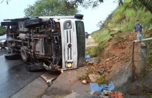 Atropelamento da mulher aconteceu no km 6 da Rodovia L&iacute;vio Tagliassachi ( Divulgação)