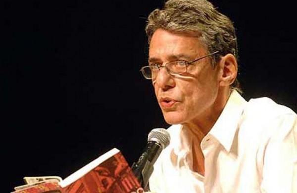 Chico Buarque est&aacute; de volta &agrave; literatura ap&oacute;s quatro anos: 'O Irm&atilde;o Alem&atilde;o' &eacute; seu primeiro livro desde 'Leite Derramado', de 2010 ( Divulgação)