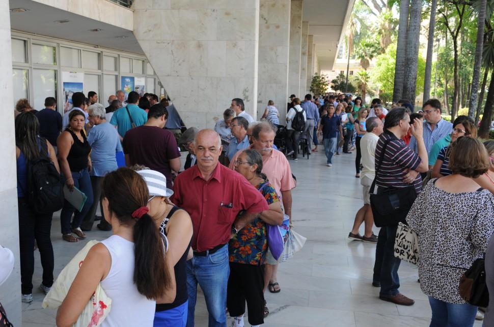 Longas filas, marcam, pen&uacute;ltimo, dia, acordo, d&iacute;vida, Refis ( Dominique Torquato/ AAN)