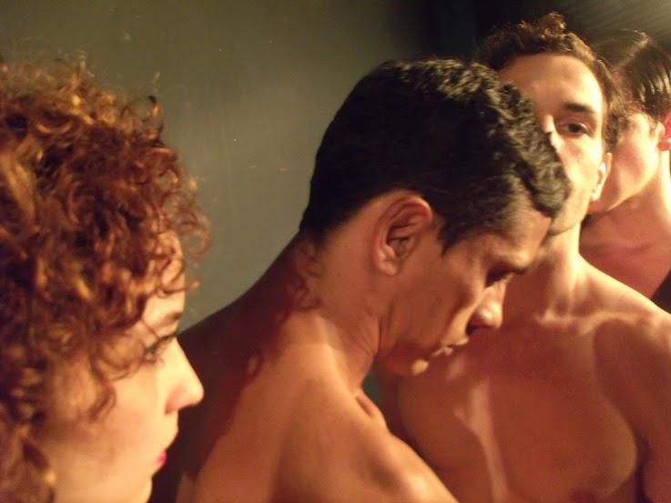 Cena do espet&aacute;culo de dan&ccedil;a contempor&acirc;nea 'O Canto Preso' ( Divulgação)