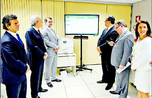 Ministros do TSE, &oacute;rg&atilde;o respons&aacute;vel pela apura&ccedil;&atilde;o: acesso a dados no 2&ordm; turno foi restrito a t&eacute;cnicos at&eacute; as 20h (Agência Senado)