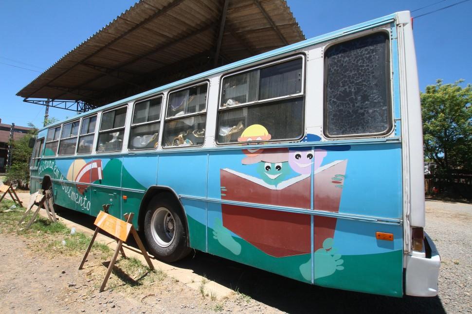 &Ocirc;nibus, projeto, leitura, parado, Esta&ccedil;&atilde;o CUltura ( Janaína Ribeiro/ Especial a AAN )