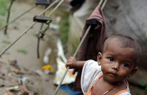 Crise aumenta a pobreza infantil nos pa&iacute;ses ricos, alerta Unicefr
 (Christophe Archambault/ AFP)