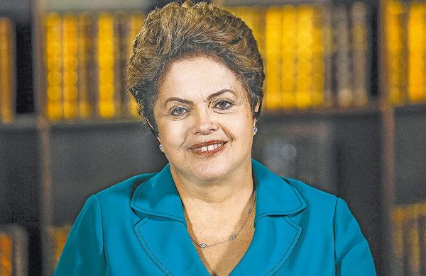 A presidente reeleita Dilma Rousseff durante a entrevista de ontem ao Jornal Nacional, da TV Globo: petista reafirma bandeiras de campanha (Roberto Stuckert Filho / AFP)