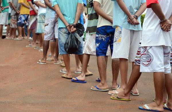 Proposta de redu&ccedil;&atilde;o da maioridade penal divide opini&otilde;es (Marcelo Camargo/ Agência Brasil)