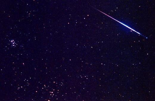 Chuva de meteoros ocorre todos os anos e est&aacute; associada ao material liberado pelas passagens do cometa Halley ( Divulgação)