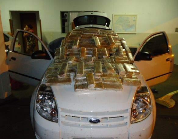 Pol&iacute;cia, prende, casal, tr&aacute;fico,  Assis (Divulgação/ Polícia Rodoviária )