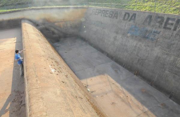 represa, areia branca, vazia, seca, falta de &aacute;gua, santa b&aacute;rbara ( Edu Fortes/AAN)