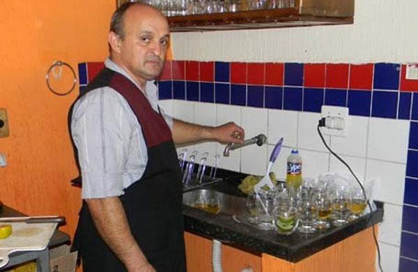 Moradores reclamam da falta d&acute;&aacute;gua ( Cedoc/ RAC)