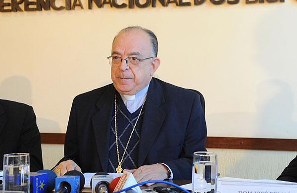 Para D. Raymundo Damasceno Assis, Igreja deve ser  'casa paterna' e acolher 'situa&ccedil;&otilde;es familiares dif&iacute;ceis' como a de uni&otilde;es homossexuais (Divulgação/ CNBB)