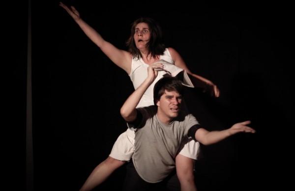 Cena do espet&aacute;culo teatral 'A Cidade do Entre', com dire&ccedil;&atilde;o de Rafael Carvalho ( Divulgação)