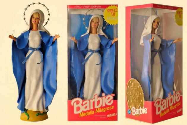 A mostra &quot;Barbie: ThePlasticReligion&quot; foi realizada por Pool Paolini e Marianella Perellir
 ( Divulgação)