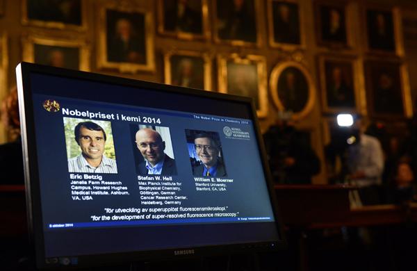 Eric Betzig, William Moerner e Stefan Hell receber&atilde;o o Nobel em dezembro (France Press)