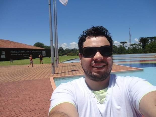 Estudante, brasileiro, Rafael Hil&aacute;rio Moraes Soares, sofre, acidente, Bol&iacute;via, pede, ajuda (Álbum de Família )