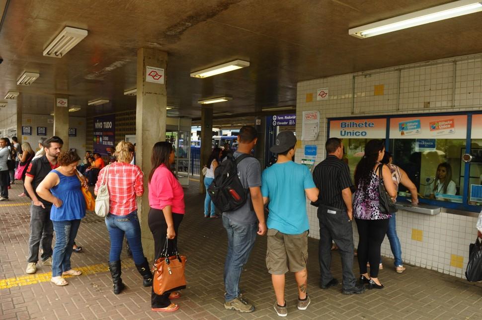 &ocirc;nibus, Campinas, passagem, bilhete, dinheiro, filas ( César Rodrigues/AAN)