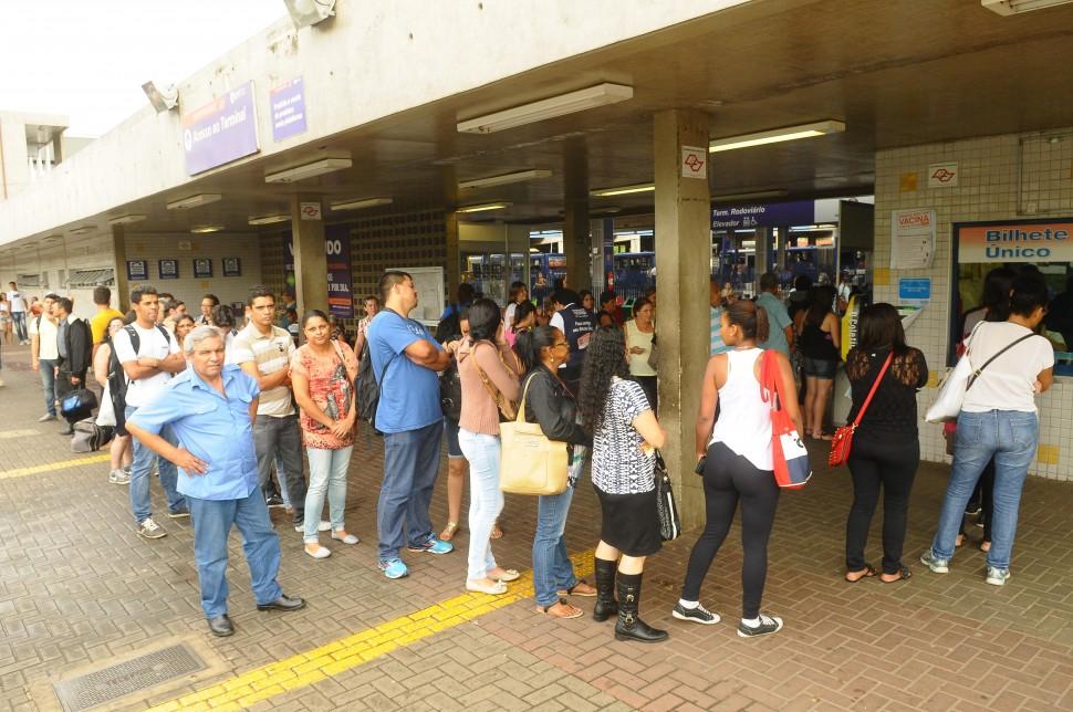 Novo, sistema, bilhete &uacute;nico, tarifa ,&ocirc;nibus, gera, filas, confus&atilde;o ( César Rodrigues/ AAN)