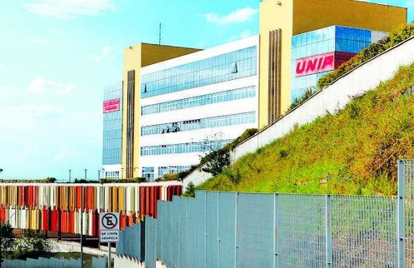 Universidade &eacute; acusada de barrar discentes para conseguir melhores notas ( Rodrigo Zanotto/ Especial para a AAN)