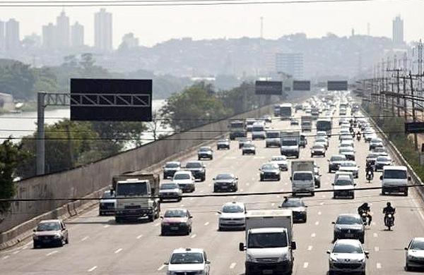 Na volta, o tr&acirc;nsito ser&aacute; mais intenso a partir das 14h da segunda ( Ag&ecirc;ncia Brasil)