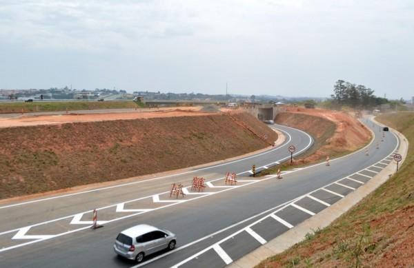 Pista &agrave; esquerda ser&aacute; aberta para quem segue da D. Pedro I em dire&ccedil;&atilde;o a Paul&iacute;nia no Trevo de Bar&atilde;o Geraldo ( Cedoc/ RAC)