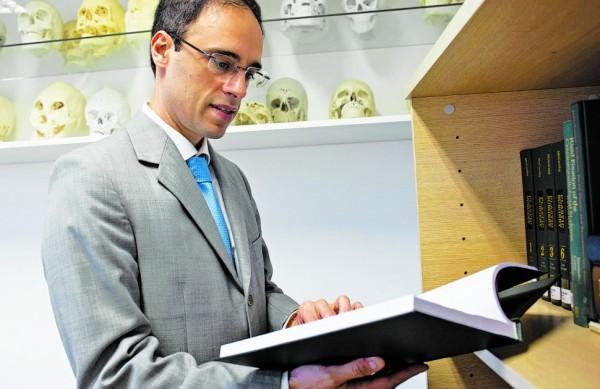O cirurgi&atilde;o pl&aacute;stico C&aacute;ssio Eduardo Raposo do Amaral, vice-presidente do Hospital Sobrapar: doutor pela USP ( Divulgação)