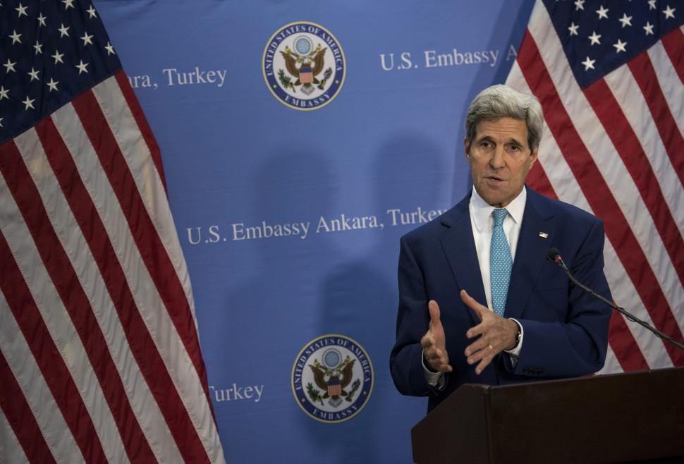 Kerry tamb&eacute;m declarou que confia na forma&ccedil;&atilde;o de uma ampla coaliz&atilde;o de pa&iacute;ses &aacute;rabes (AFP )