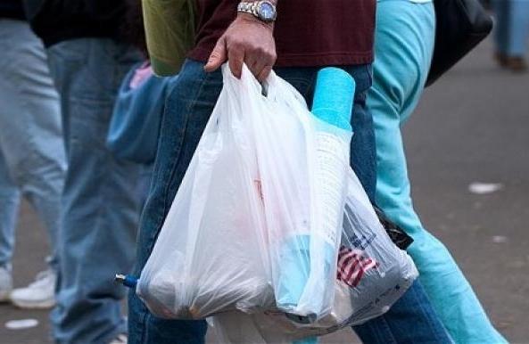 Lojas da Calif&oacute;rnia est&atilde;o autorizadas a cobrar 10 centavos pelo uso de sacolas de papel ou reutiliz&aacute;veisr
 ( Divulgação)