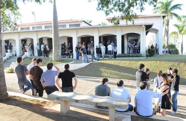 enterro, correio popular, campinas, universit&aacute;ria, estudantes, acidente, bandeirantes ( Edu Fortes/AAN)
