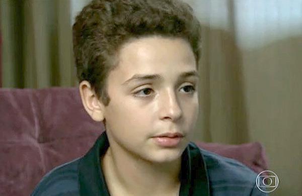 Menino que teve bra&ccedil;o mutilado por tigre ganha pr&oacute;teser

 ( Reprodução/ TV Globo)