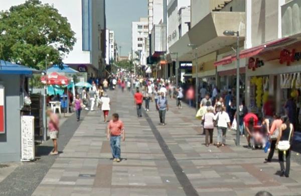 Furto do cartão ocorreu dentro das Lojas Americanas da Rua 13 de Maio, no Centro de Campinas (Reprodução/Google Maps)