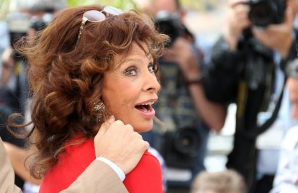 Sophia Loren compartilhou lembran&ccedil;as e distribuiu conselhos a admiradores e jornalistas que cobrem o festival de Cannes (France Press)