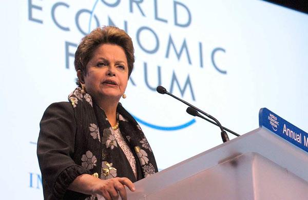 Dilma discursa no F&oacute;rum Econ&ocirc;mico Mundial, na Su&iacute;&ccedil;a, em janeiro deste ano  (Eric Piermont/AFP)