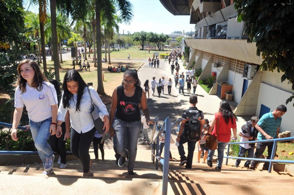 Alunos durante visita realizada &agrave; Unicamp no ano passado: 654 escolas de nove estados j&aacute; confirmaram presen&ccedil;a no evento deste ano ( Cedoc/ RAC)
