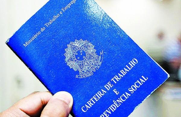 A empresa oferece assist&ecirc;ncia m&eacute;dica, vale-refei&ccedil;&atilde;o ou vale-alimenta&ccedil;&atilde;o, seguro de vida, assist&ecirc;ncia odontol&oacute;gica, vale-transporte, aux&iacute;lio-creche e aux&iacute;lio &agrave; crian&ccedil;a especial ( Cedoc/ RAC)