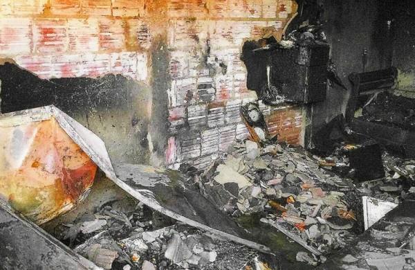 Todos os m&oacute;veis da resid&ecirc;ncia foram queimados, segundo o Corpo de Bombeiros ( Divulgação)