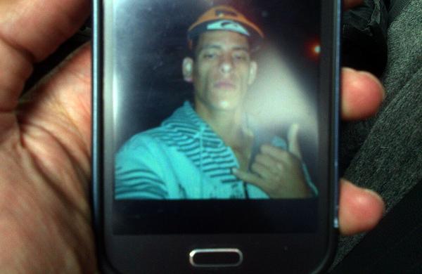 Criminoso usou celular da v&iacute;tima para registrar foto pr&oacute;pria; pol&iacute;cia usou imagem para reconhecimento (Baep/ Divulgação)
