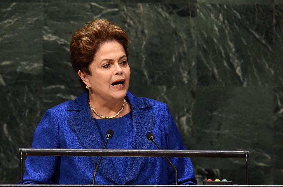 A presidente Dilma Rousseff afirmou em seu discurso nas Na&ccedil;&otilde;es Unidas nesta quarta-feira que &eacute; indispens&aacute;vel e urgente retomar o dinamismo da economia globalr

 (AFP)