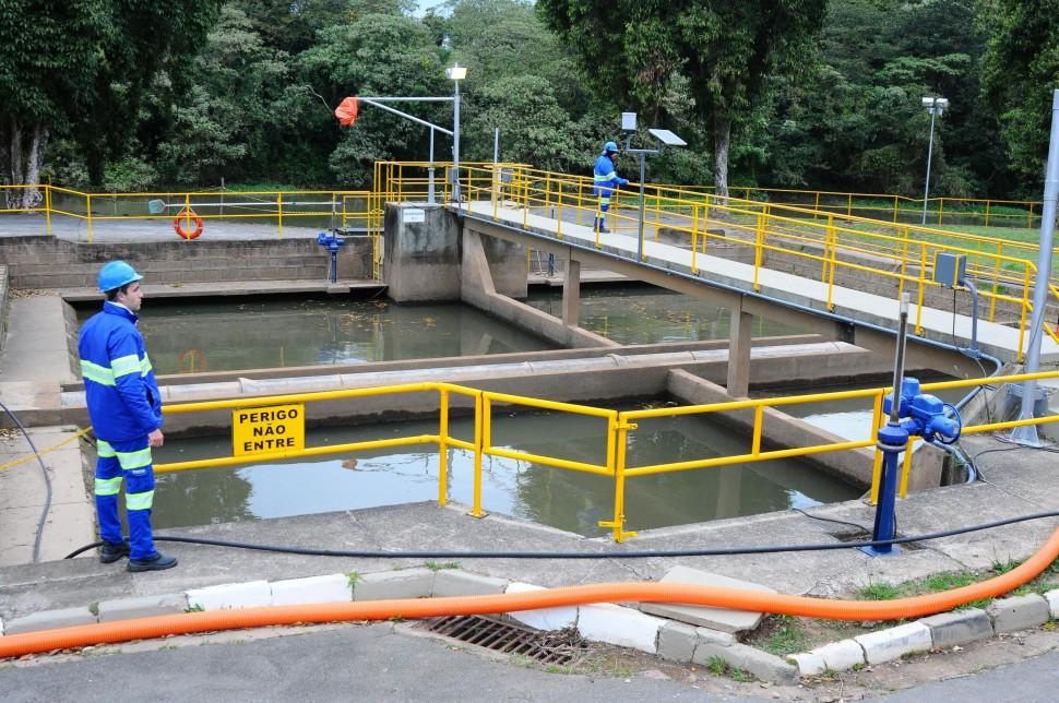 T&eacute;cnicos, Sanasa, esta&ccedil;&atilde;o de capta&ccedil;&atilde;o, Rio Atibaia,munic&iacute;pios, n&atilde;o, conseguem, consenso, rod&iacute;zio, ind&uacute;stria, agricultura (Elcio Alves/ AAN)
