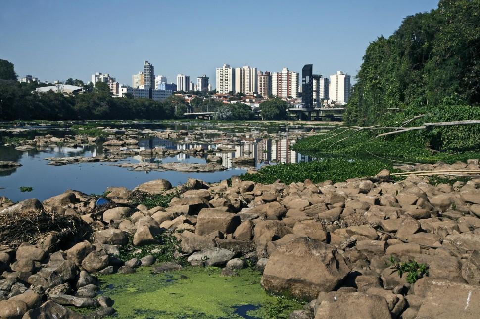 Na manh&atilde; desta segunda-feira (31), o Piracicaba estava com vaz&atilde;o de 26 metros c&uacute;bicos por segundo, quando a esperada seria de 54 m3/s (Christiano Diehl Neto/Gazeta de Piracicaba)