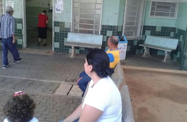 Reportagem do Correio Popular esteve no PS S&atilde;o Jos&eacute; e constatou a falta de atendimento  ( Gustavo Tilio/ Especial para a AAN)