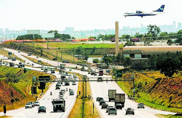 Alckmin anunciou um pacote de obras voltadas para desafogar o tr&acirc;nsito nas principais rodovias de Campinas: R$ 558 milh&otilde;es em tr&ecirc;s grandes interven&ccedil;&otilde;es (Cedoc/ RAC)