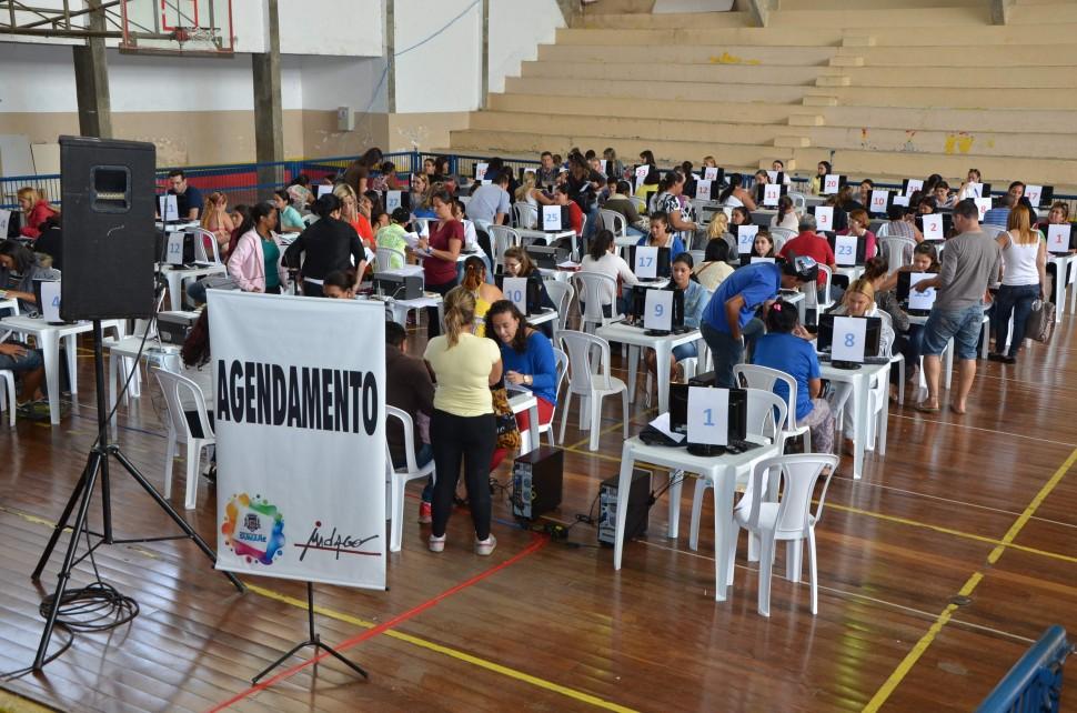 V&atilde;o participar do sorteio das cerca de 9.750 fam&iacute;lias de Sumar&eacute; inscritas em maio no &quot;Minha Casa, Minha Vida&quot; ( Divulgação)