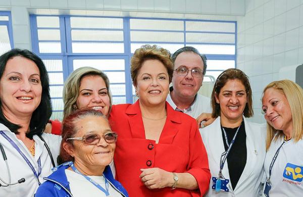 Presidente Dilma Rousseff visita o Posto de Sa&uacute;de Jacy, em Guarulhos; objetivo da visita &eacute; dar visibilidade ao programa Mais M&eacute;dicos, considerado vitrine para a sua campanha (Divulga&ccedil;&atilde;o/ Ichiro Guerra)