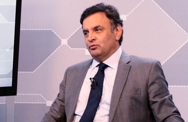 O candidato tucano a presidente, senador A&eacute;cio Neves, disse nesta segunda (4) que sua equipe estuda a cria&ccedil;&atilde;o de um Minist&eacute;rio da Infraestrutura que centralize os projetos para o setor (Orlando Brito/Coligação Muda Brasil)
