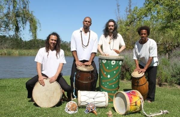 Integrantes do grupo 'Alab&ecirc; &Ocirc;ni', do Rio Grande do Sul (Divulgação/Laureano Bittencourt)